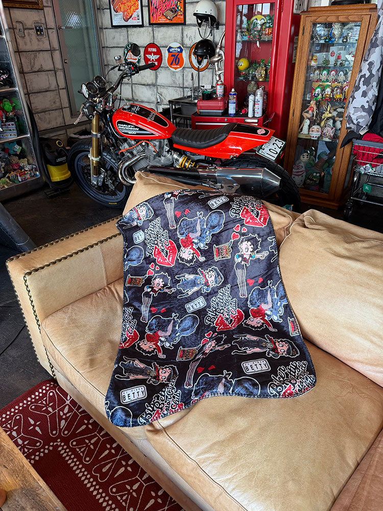 ベティ・ブープ　フリースブランケット　100cm×70cm　（ブラック） ■ アメリカン雑貨 アメリカ雑貨 |  | 02