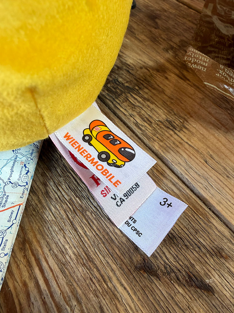 オスカーメイヤー　ウインナーモービル　ぬいぐるみ　（Mサイズ）　単品 ■ アメリカン雑貨 アメリカ雑貨 |  | 04