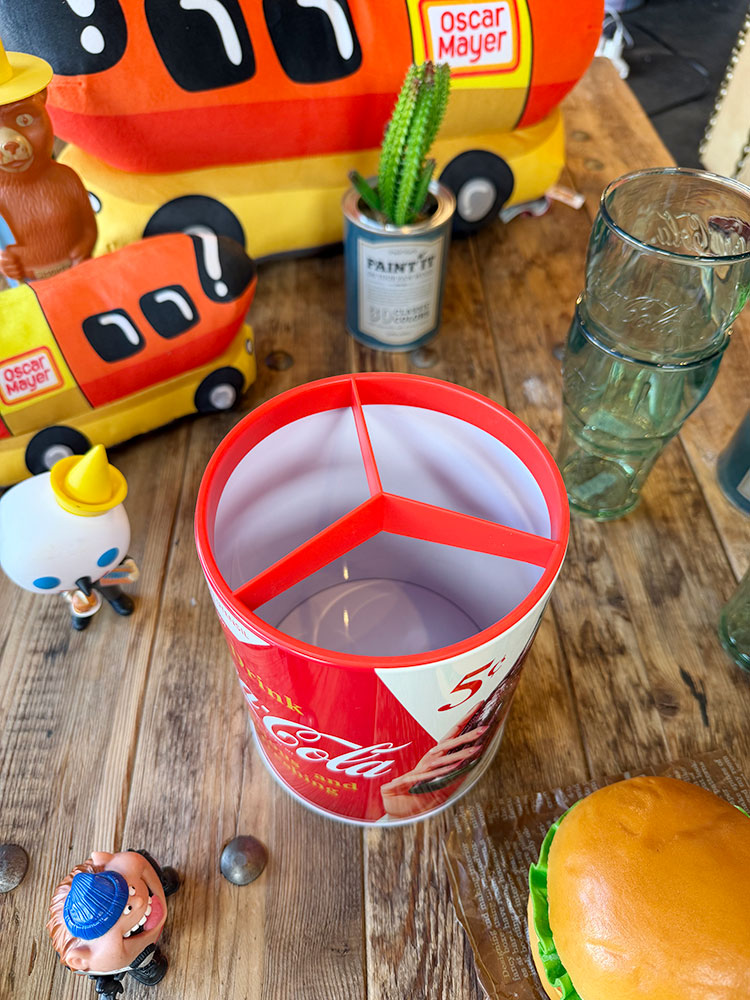 コカ・コーラ　キッチンツールホルダー　（コンツアーボトル） ■ アメリカン雑貨 アメリカ雑貨 | Coca Cola | 01