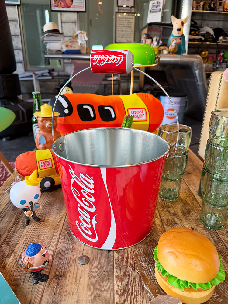 コカ・コーラ　コーク缶型ハンドル　ビバレッジ　バケツ ■ アメリカン雑貨 アメリカ雑貨 | Coca Cola
