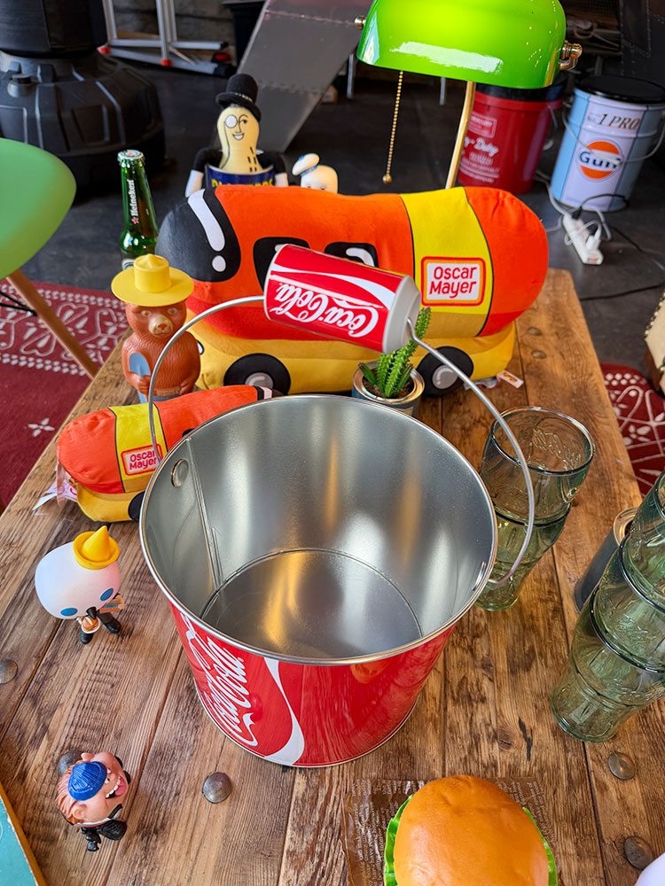 コカ・コーラ　コーク缶型ハンドル　ビバレッジ　バケツ ■ アメリカン雑貨 アメリカ雑貨 | Coca Cola | 01