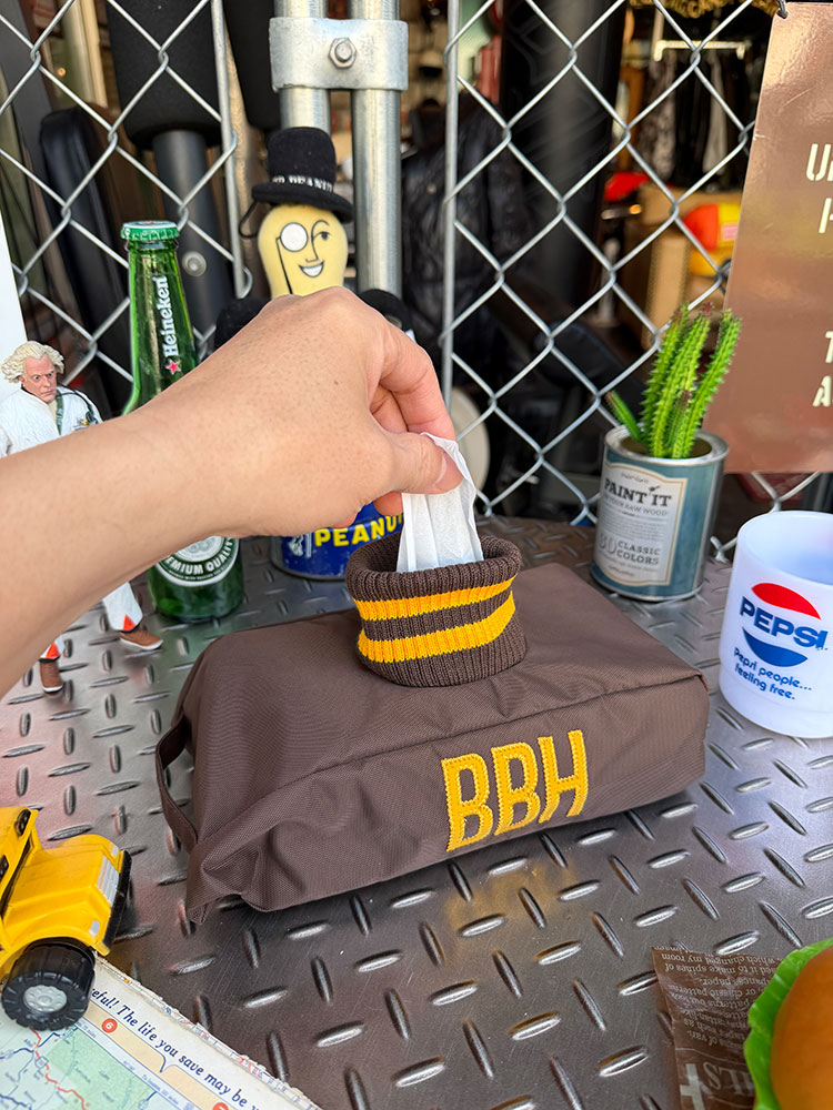 カレッジジャケット　リブ　"BBH"　ティッシュケース　（ブラウン）　トスダイス　ティッシュカバー　※袋入りティッシュ用 |  | 02