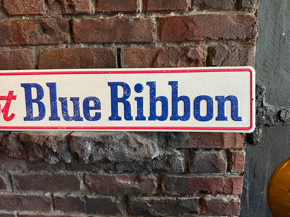 パブスト ブルーリボン　ストリートサイン　エンボス　ティンサイン　ブリキ看板 ■ アメリカン雑貨 アメリカ雑貨 |  | 02