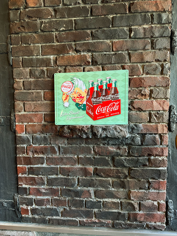 コカ・コーラ　スプライトボーイ　＆　6パック　エンボス　ティンサイン　ブリキ看板 ■ アメリカン雑貨 アメリカ雑貨 | Coca Cola | 02