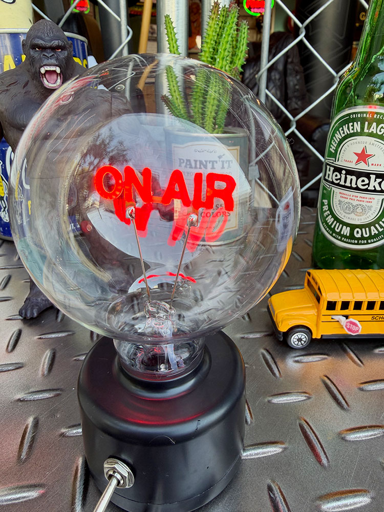 LED　バルブライト　（オンエアー/ON AIR）　単四電池＆USB電源の両方対応 ■ アメリカン雑貨 アメリカ雑貨 |  | 05