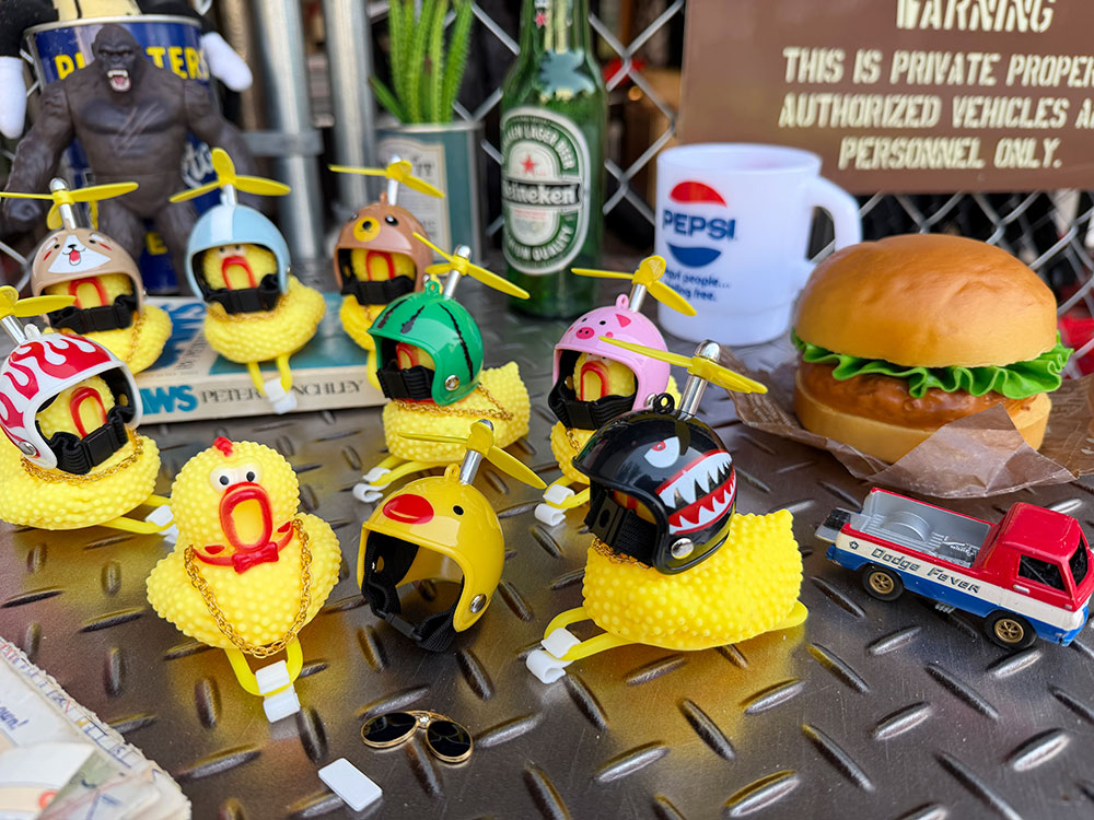 ヘルメット　ラバーチキン　バイク＆自転車　ハンドルマスコット　（全8種セット） ■ アメリカン雑貨 アメリカ雑貨 |  | 04