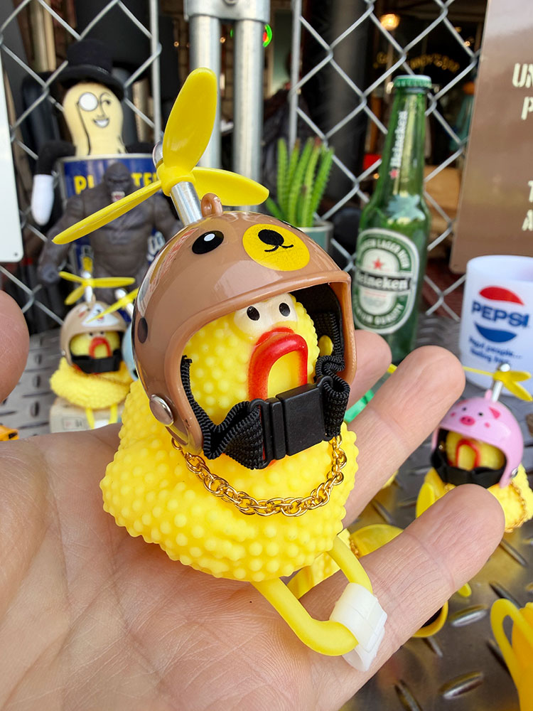 ヘルメット　ラバーチキン　バイク＆自転車　ハンドルマスコット　（全8種セット） ■ アメリカン雑貨 アメリカ雑貨 |  | 12