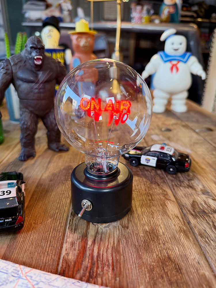 LED　バルブライト　（オンエアー/ON AIR）　単四電池＆USB電源の両方対応 ■ アメリカン雑貨 アメリカ雑貨 |  | 01