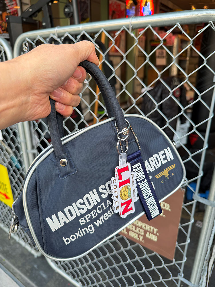 ライオンコーヒー　オフィシャル　ロゴ　アクリル　キーホルダー ■ アメリカン雑貨 アメリカ雑貨 |  | 03