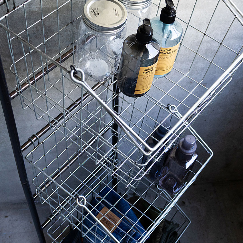 ミリタリーテイスト　3段ワイヤーラック　キャスター台付き　全国送料無料（沖縄・離島除く）　秘密基地系ファニチャー　FML 爆買 |  | 01