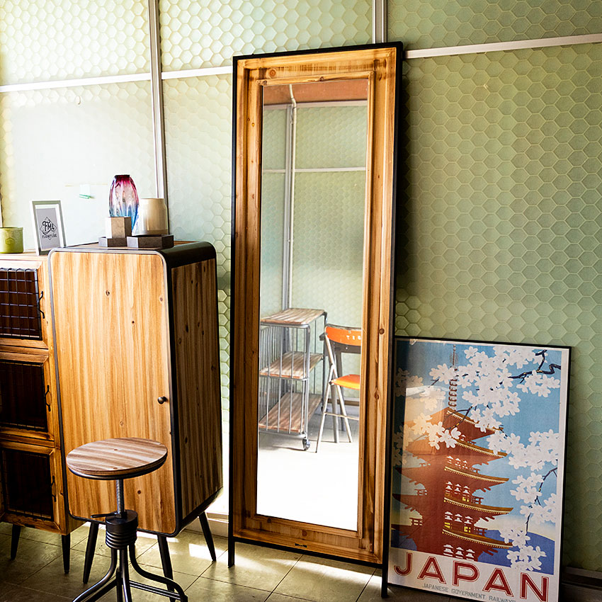 ミリタリーテイスト　スタンドミラー　全国送料無料（沖縄・離島除く）　姿見鏡　全身鏡　フロアミラー　秘密基地系ファニチャー　FML | 