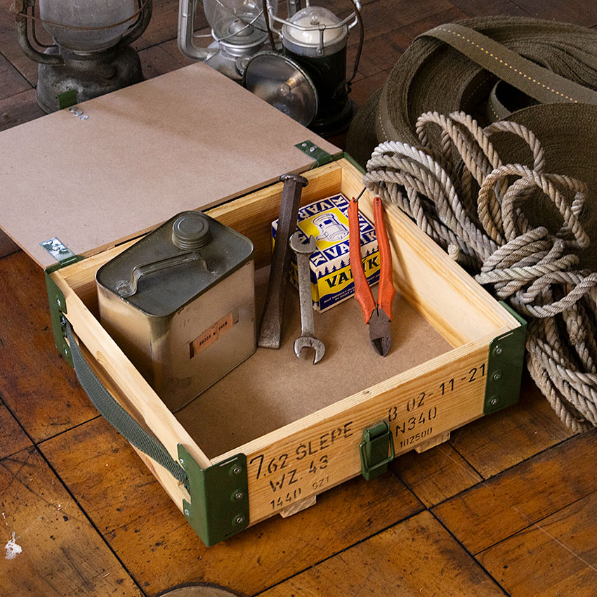 ミリタリーテイスト　ポーランドタイプ　アンモボックス　メタルフレーム　（4個セット）　全国送料無料（沖縄・離島除く）　秘密基地　FML |  | 01