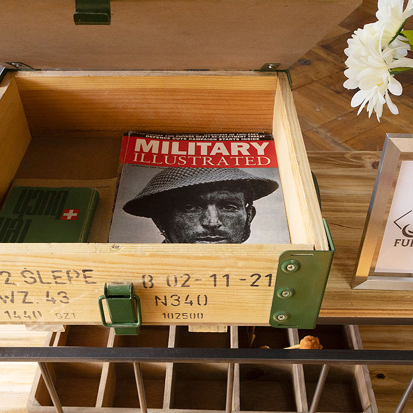 ミリタリーテイスト　ポーランドタイプ　アンモボックス　メタルフレーム　（4個セット）　全国送料無料（沖縄・離島除く）　秘密基地　FML |  | 02