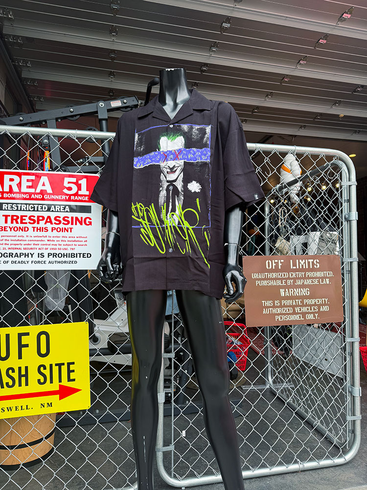 ジョーカー　マッドネス　アロハシャツ　（LLサイズ）　※Lサイズは元々展開なし　キャラジャン　DC　バットマン |  | 02