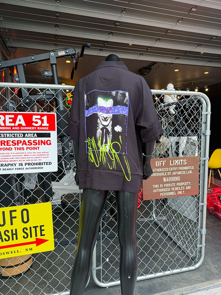 ジョーカー　マッドネス　アロハシャツ　（LLサイズ）　※Lサイズは元々展開なし　キャラジャン　DC　バットマン |  | 05