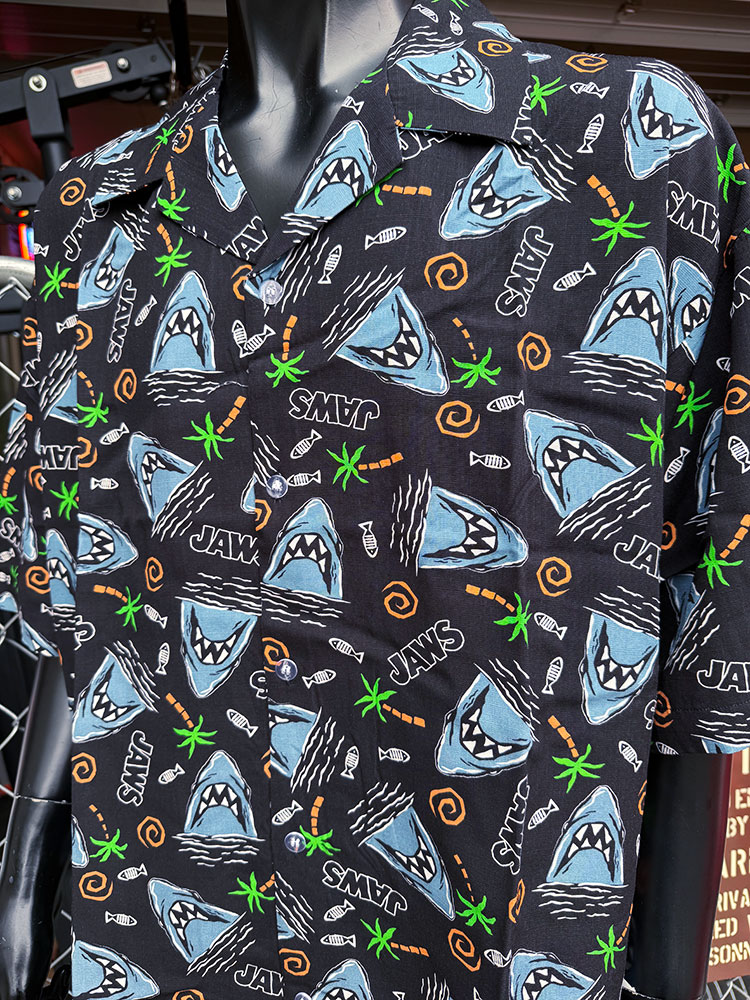 映画　ジョーズ　トロピカルシャーク　アロハシャツ　（LLサイズ）　※Lサイズは元々展開なし　キャラジャン |  | 01