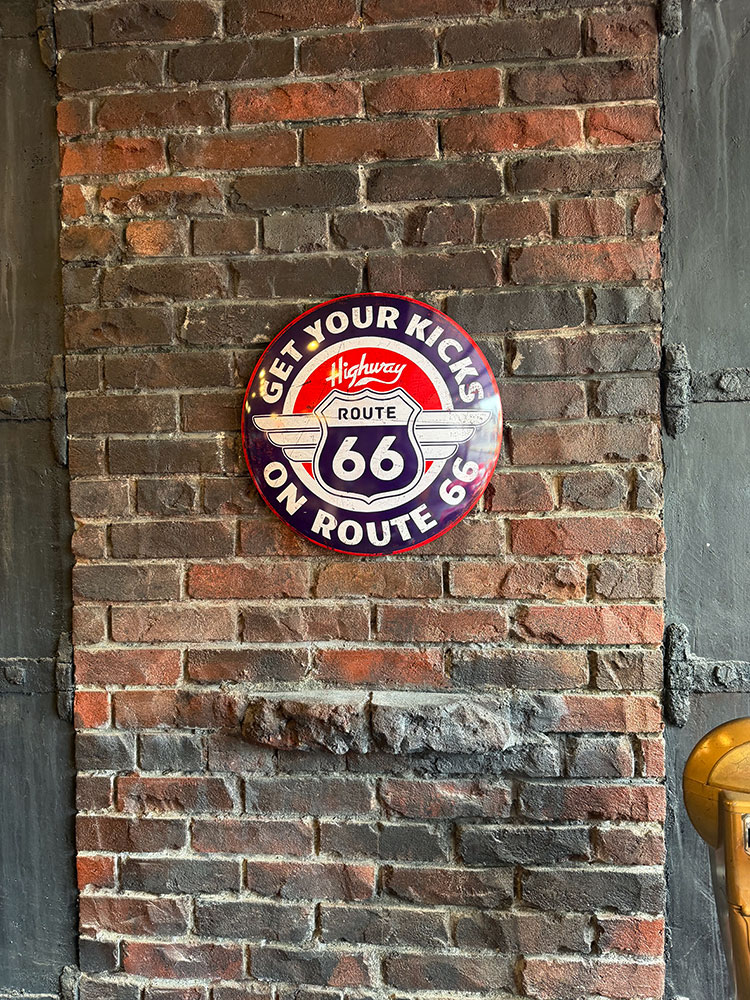 ルート66　ドームサイン　ブリキ看板　（トリコロール） ■ アメリカ雑貨 アメリカン雑貨 |  | 03