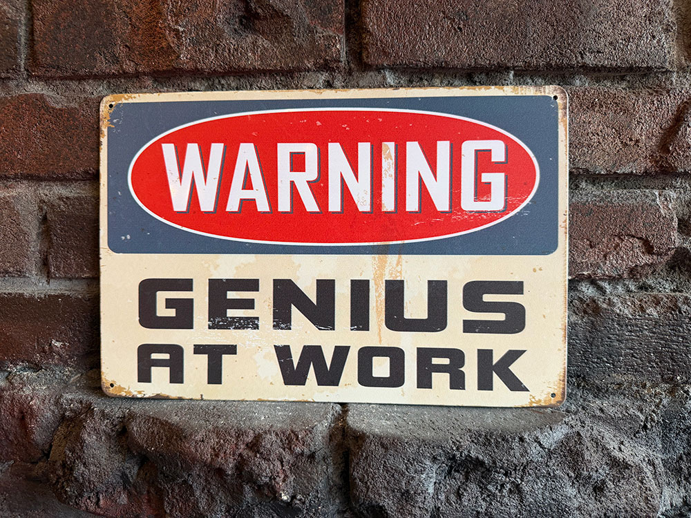 「警告！天才が作業中」　警告サイン　ミニジョーク看板 ■ アメリカン雑貨 アメリカ雑貨 | 