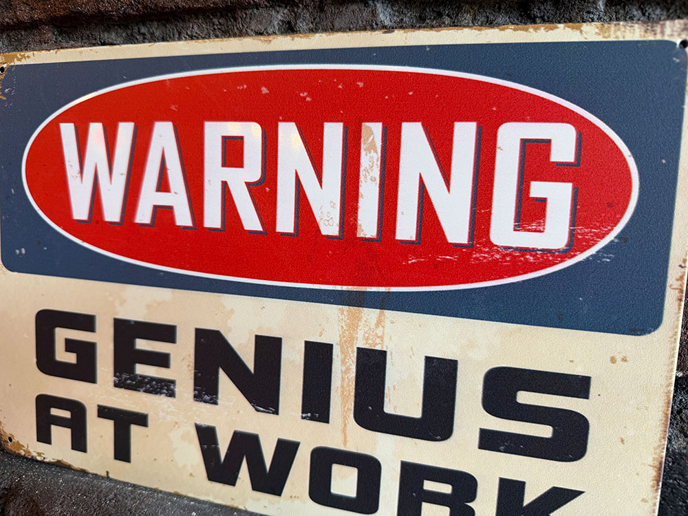 「警告！天才が作業中」　警告サイン　ミニジョーク看板 ■ アメリカン雑貨 アメリカ雑貨 |  | 01