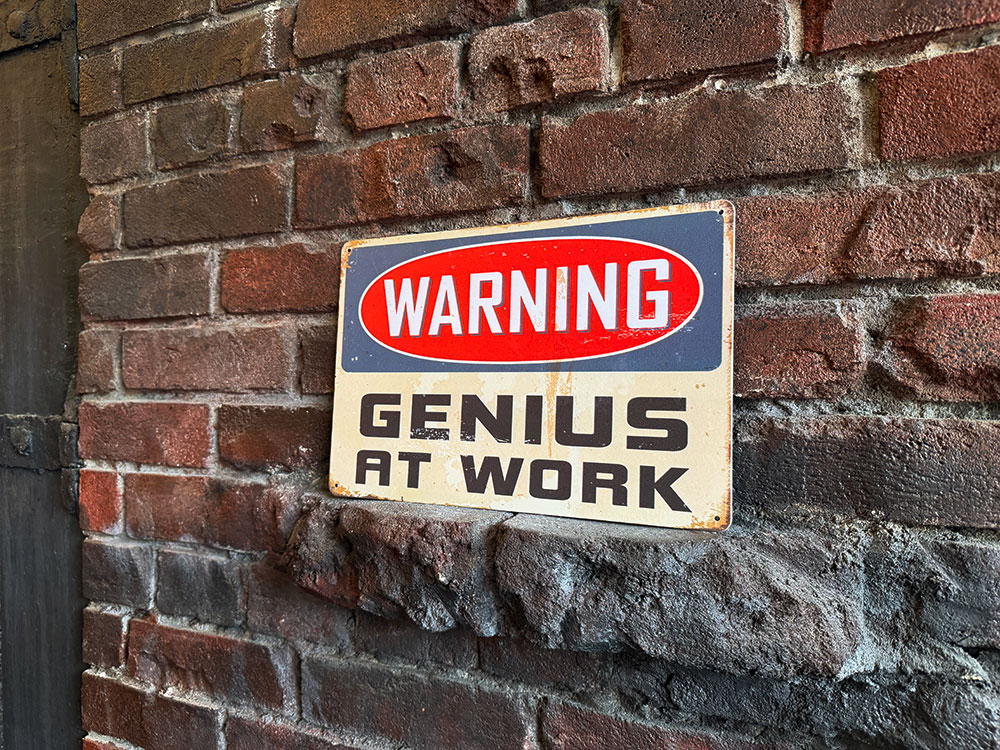 「警告！天才が作業中」　警告サイン　ミニジョーク看板 ■ アメリカン雑貨 アメリカ雑貨 |  | 04