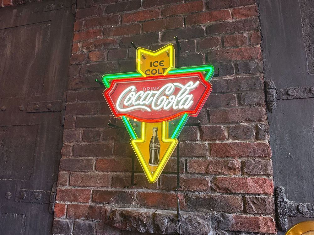 Coca Cola（コカコーラ） 昔のネオン管風 LEDサイン （アローカット
