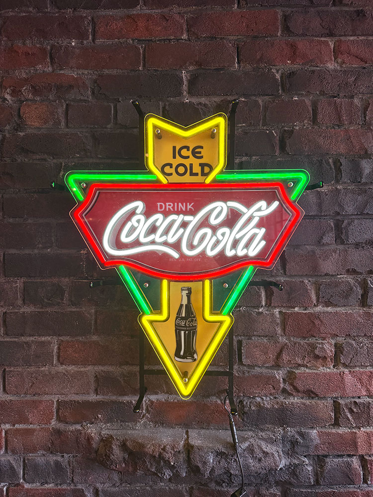 コカ・コーラ　昔のネオン管風　LEDサイン　（アローカット）　ネオLEDサイン ■ アメリカン雑貨 アメリカ雑貨 | Coca Cola | 08