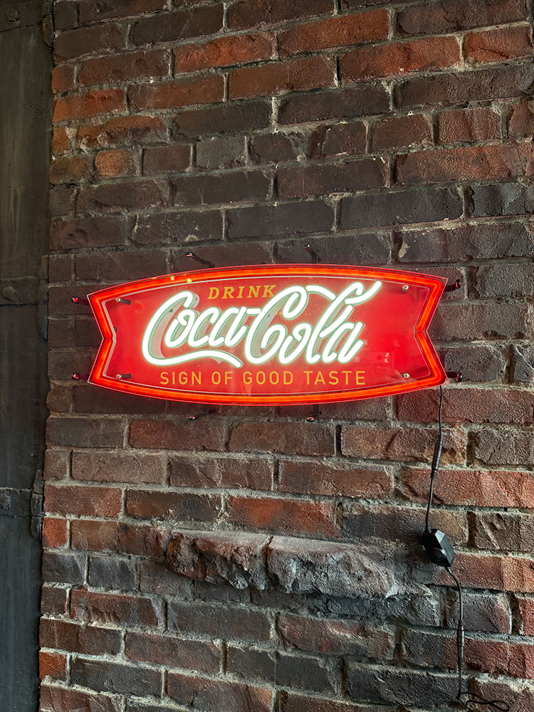 コカ・コーラ　昔のネオン管風　LEDサイン　（フィッシュテール）　ネオLEDサイン ■ アメリカ雑貨 アメリカン雑貨 | Coca Cola | 06