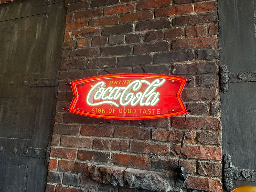 コカ・コーラ　昔のネオン管風　LEDサイン　（フィッシュテール）　ネオLEDサイン ■ アメリカ雑貨 アメリカン雑貨 | Coca Cola | 08