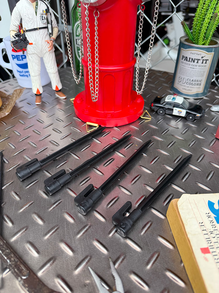 アメリカの消火栓　ポリレジン　オブジェ　（固定用ペグ付き） ■ アメリカ雑貨 アメリカン雑貨 |  | 05