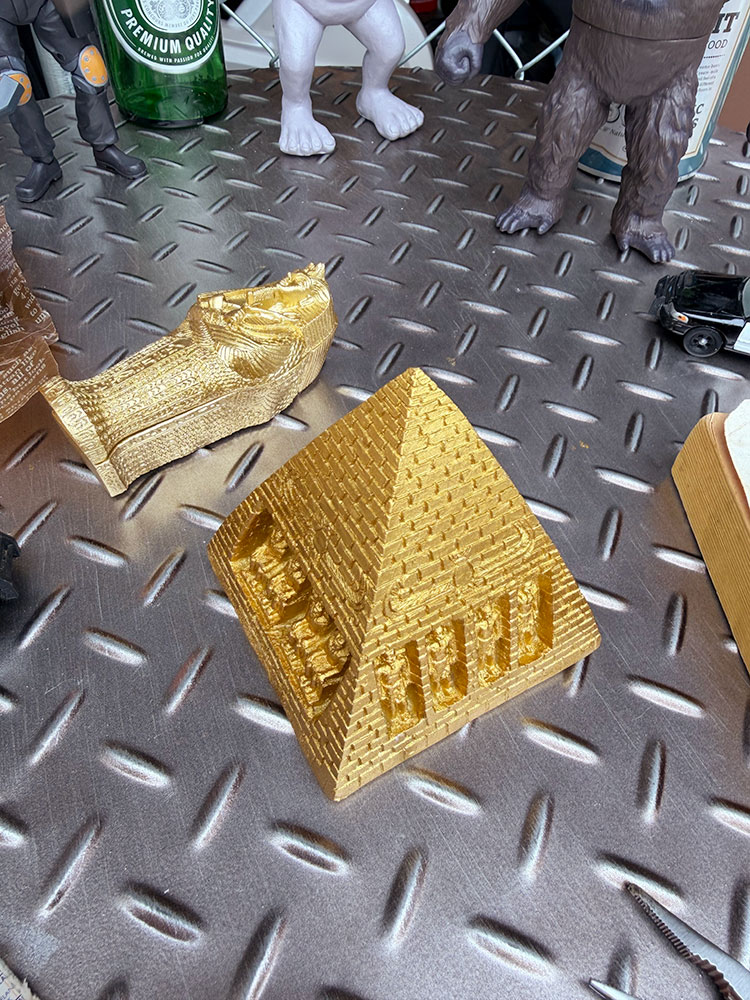 黄金ピラミッド　ポリレジン　オブジェ ■ アメリカン雑貨 アメリカ雑貨 |  | 01