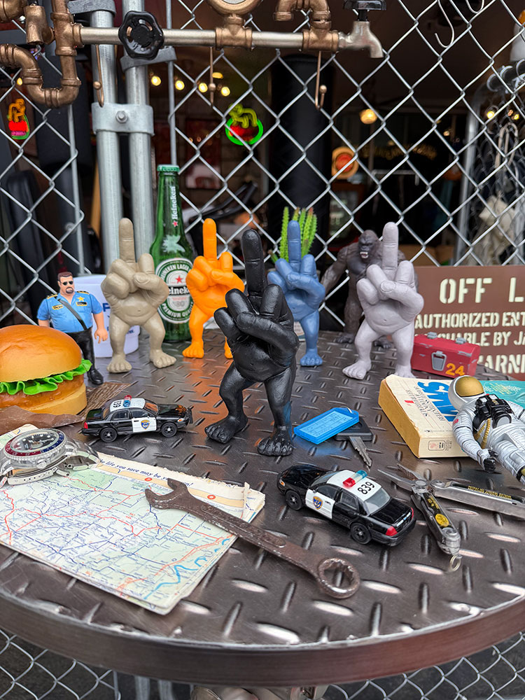 Xフィンガーマン　ポリレジン　フィギュア　（ブラック） ■ アメリカン雑貨 アメリカ雑貨 |  | 04