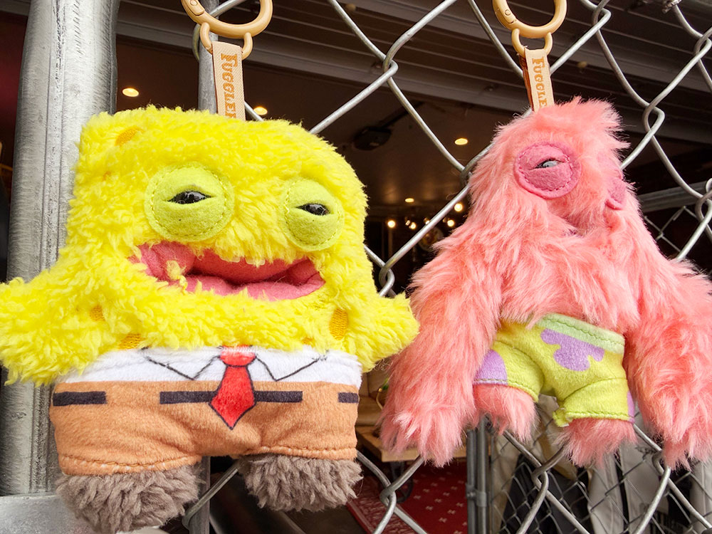 ファグラー × スポンジボブ　ぬいぐるみ　キーホルダー　（全2体セット）　海外で話題のキモくてかわいいモンスター　Fuggler |  | 01