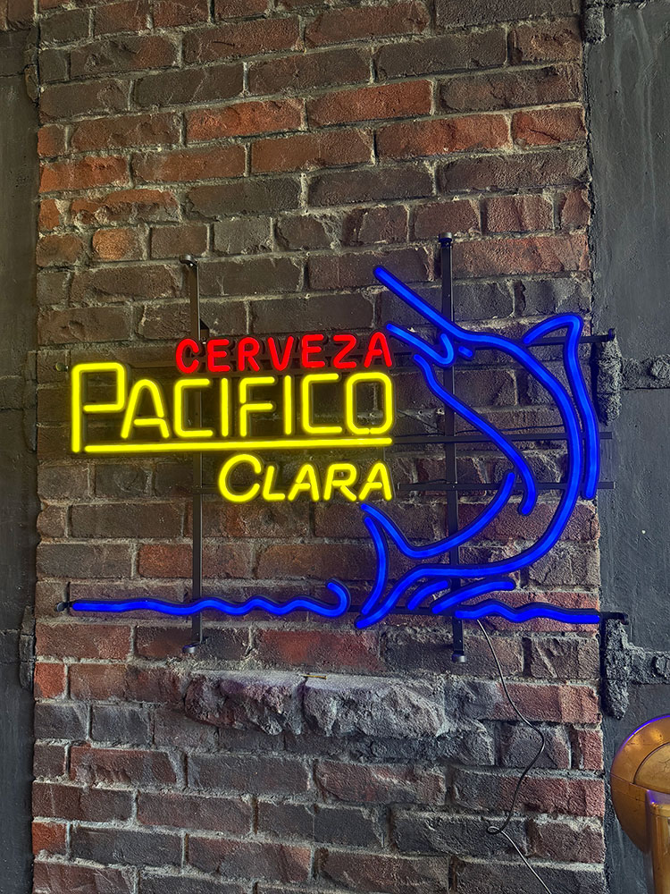パシフィコ　クララ　LED　ネオンサイン ■ アメリカン雑貨 アメリカ雑貨 | 