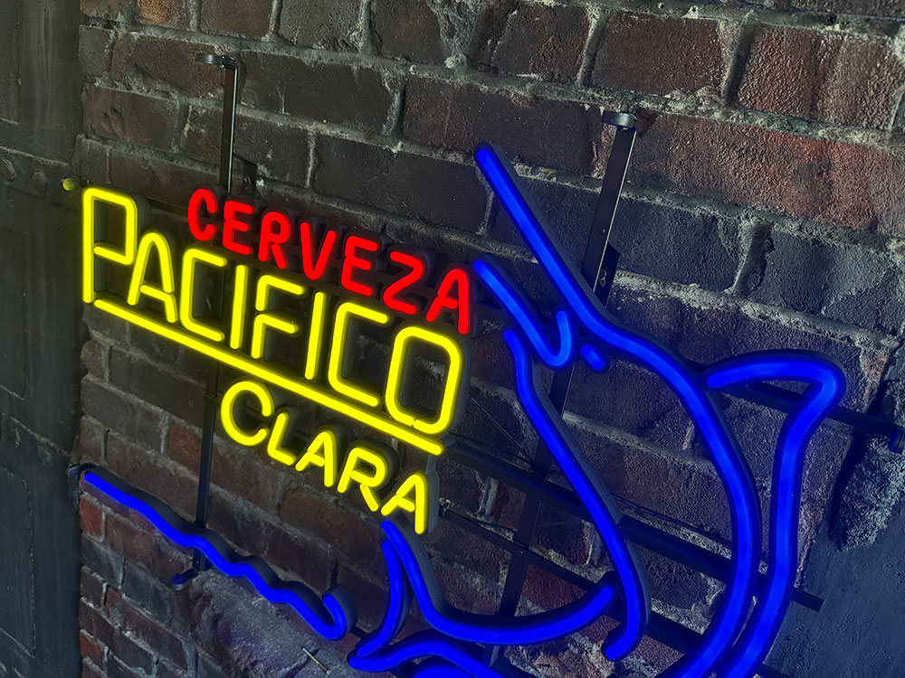 パシフィコ　クララ　LED　ネオンサイン ■ アメリカン雑貨 アメリカ雑貨 |  | 01