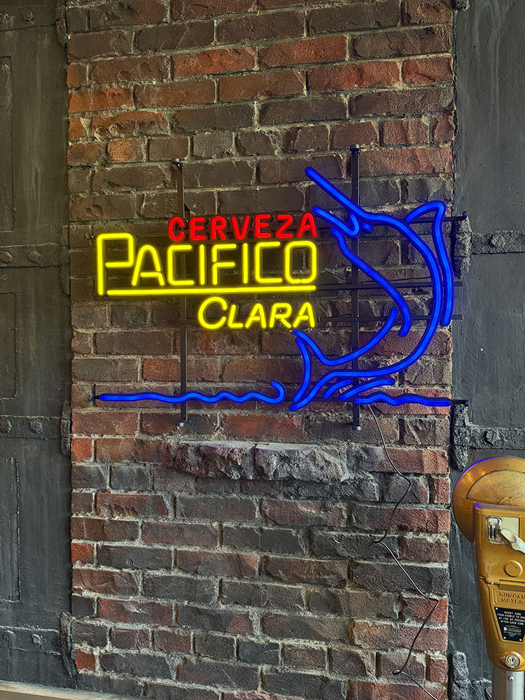 パシフィコ　クララ　LED　ネオンサイン ■ アメリカン雑貨 アメリカ雑貨 |  | 02
