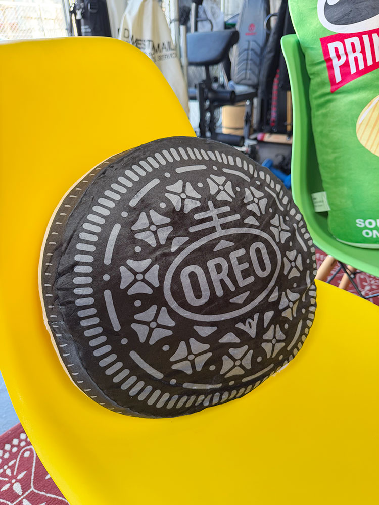 オレオ　チョコレートクッキー　クッション ■ アメリカン雑貨 アメリカ雑貨 | 