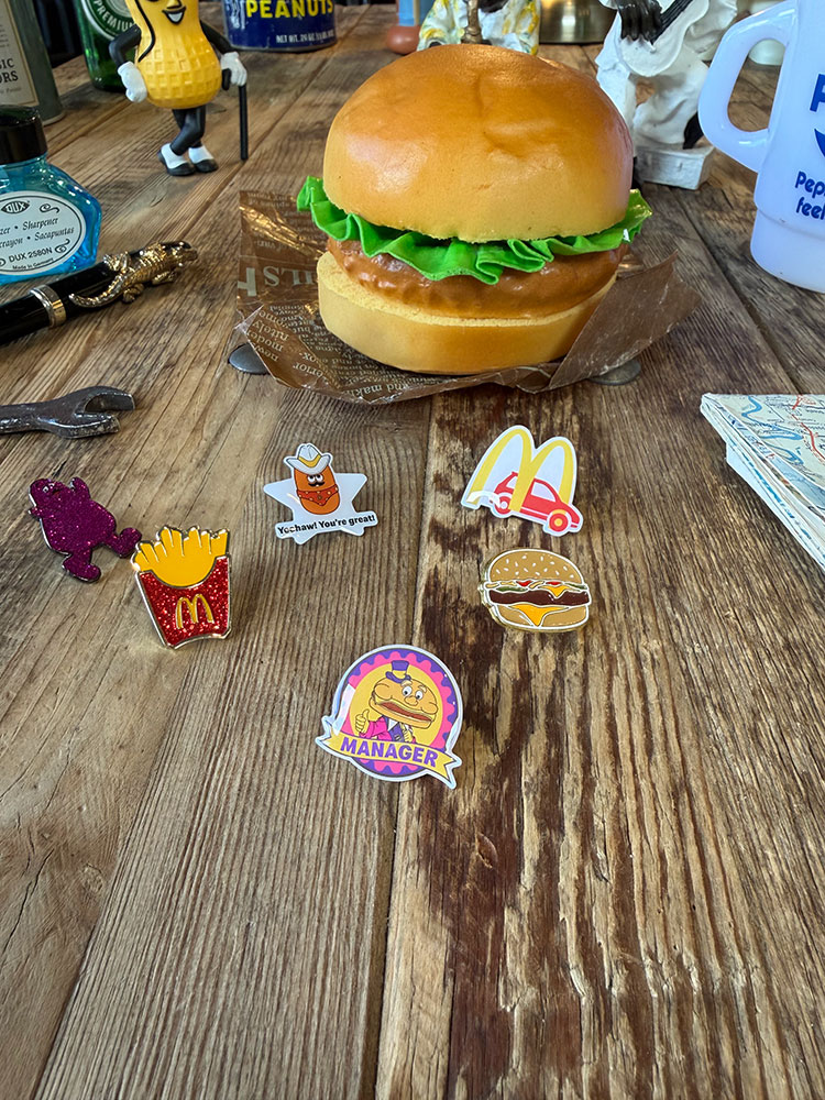 マクドナルド　マックピンズ　（メイヤーマックチーズ）　単品 ■ アメリカン雑貨 アメリカ雑貨 |  | 03