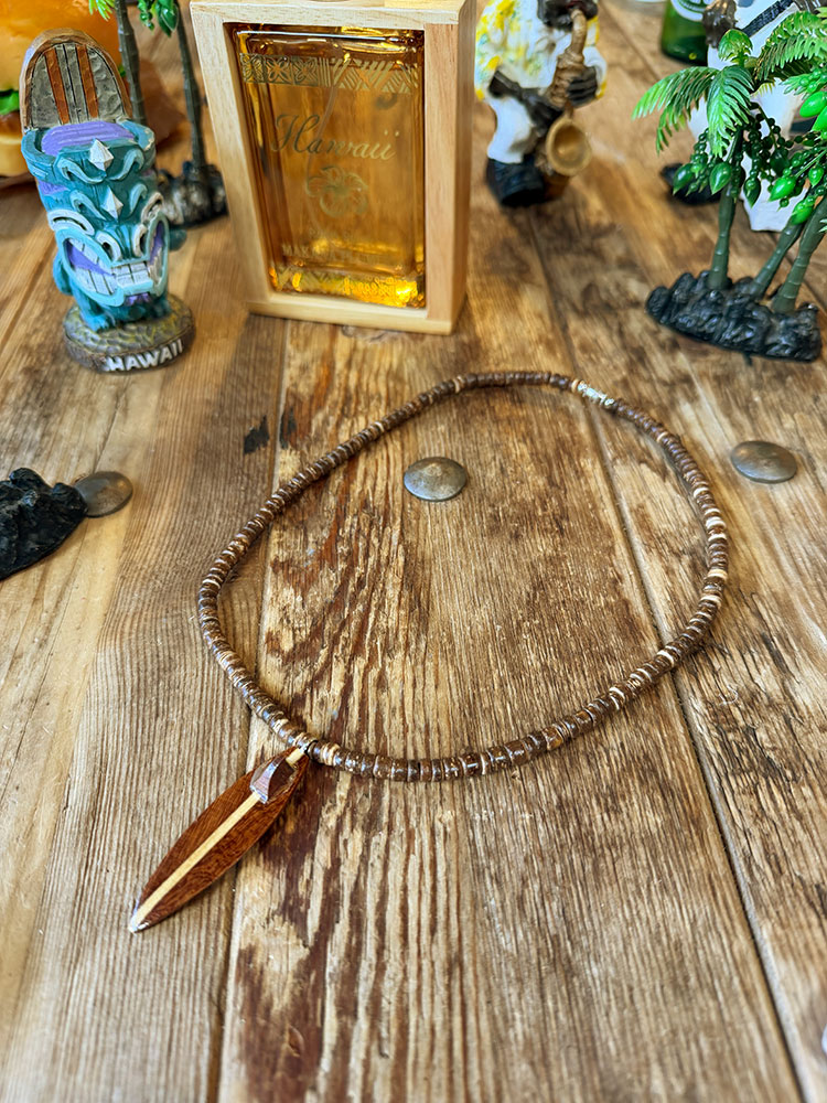 ハワイアン　ココナッツビーズ　クラシック　サーフボード　ネックレス ■ アメリカン雑貨 アメリカ雑貨 | 