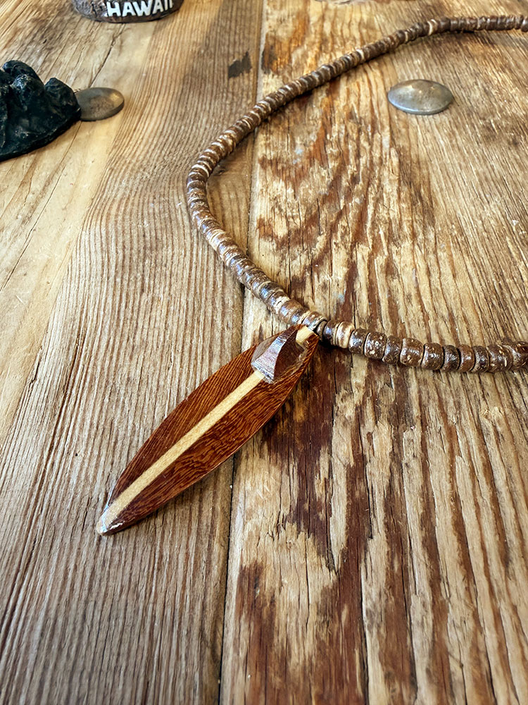 ハワイアン　ココナッツビーズ　クラシック　サーフボード　ネックレス ■ アメリカン雑貨 アメリカ雑貨 |  | 01