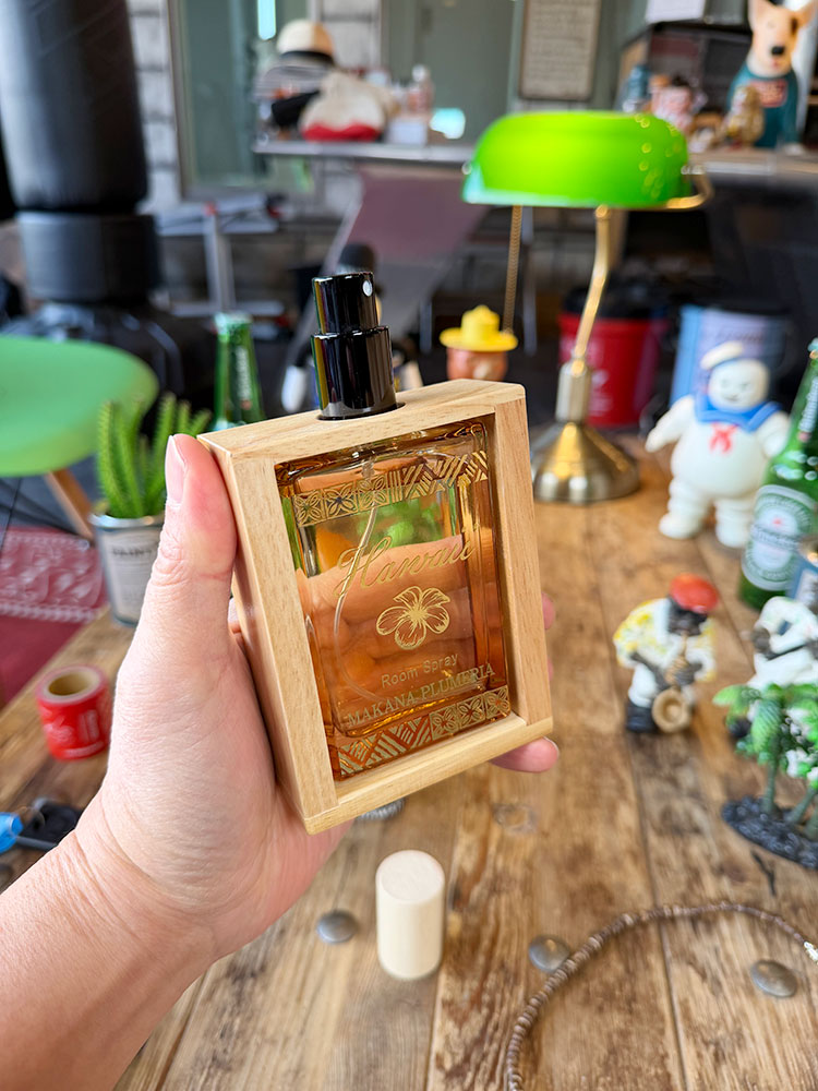 ハワイアン　ウッデン　ルームスプレー　100ml　（プルメリアの香り）　ルームフレグランス ■ アメリカン雑貨 アメリカ雑貨 |  | 03