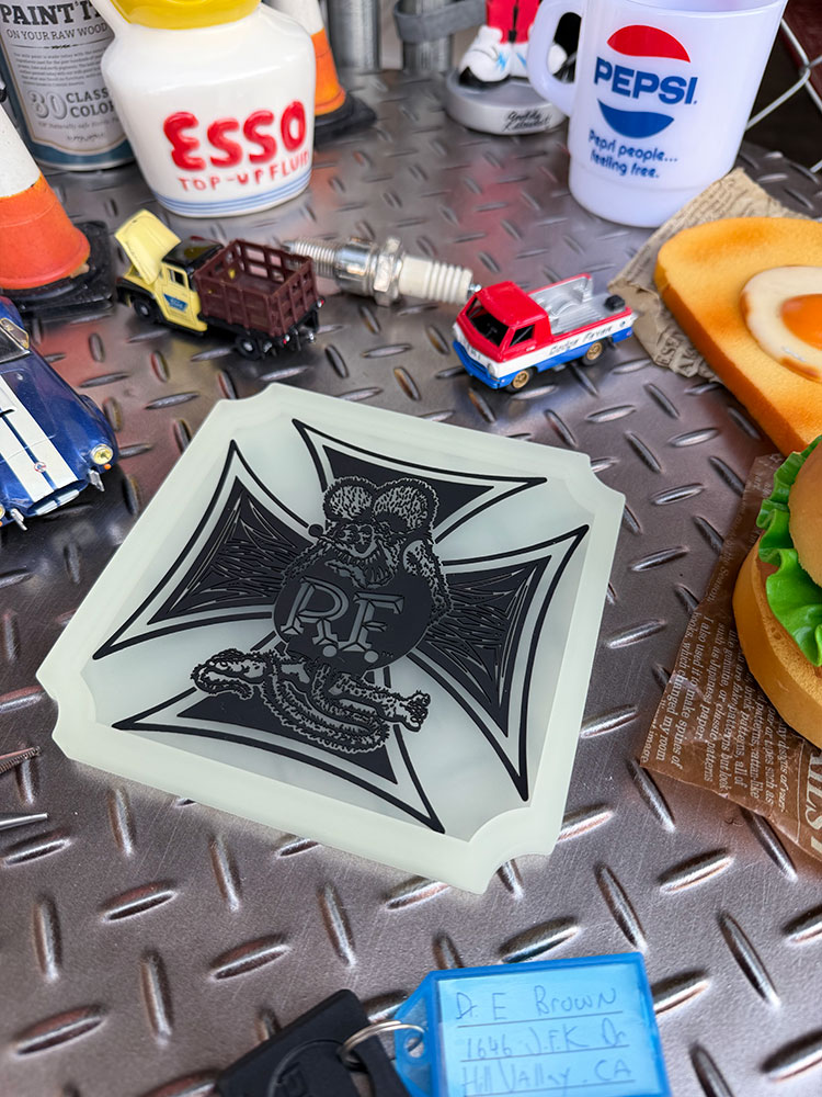 暗闇で光る！蓄光仕様　ラットフィンク　ラバートレイ　（アイアンクロス） ■ アメリカン雑貨 アメリカ雑貨 | RAT FINK | 03