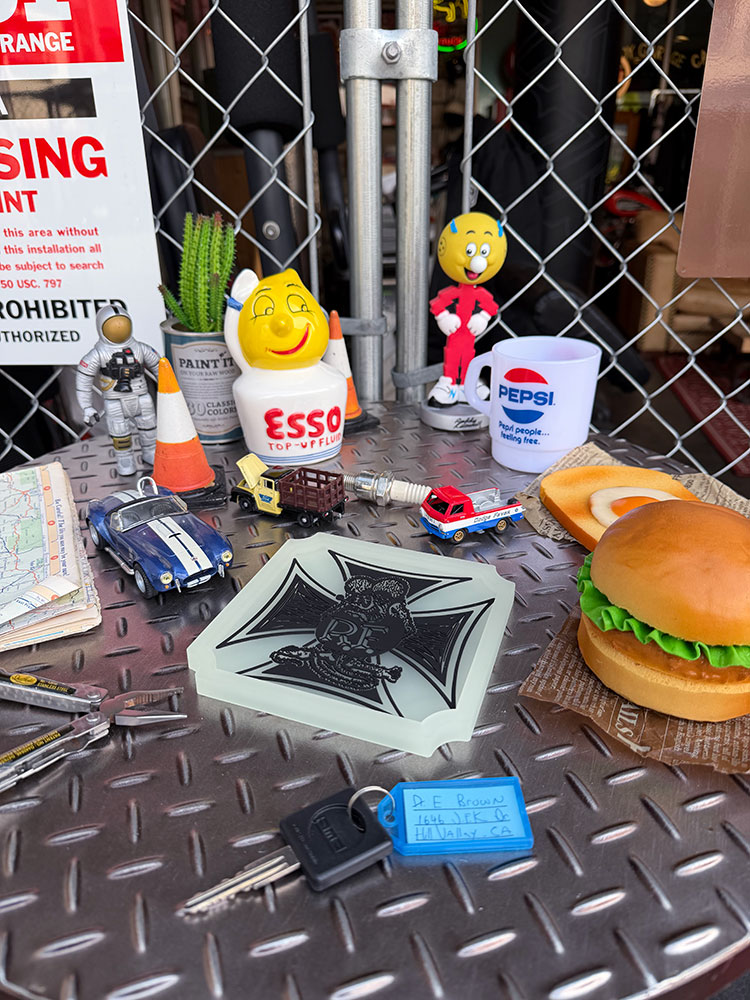 暗闇で光る！蓄光仕様　ラットフィンク　ラバートレイ　（アイアンクロス） ■ アメリカン雑貨 アメリカ雑貨 | RAT FINK | 04