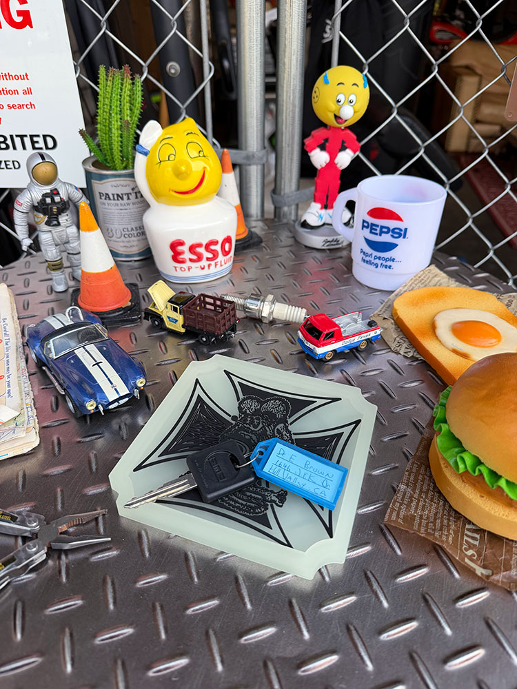 暗闇で光る！蓄光仕様　ラットフィンク　ラバートレイ　（アイアンクロス） ■ アメリカン雑貨 アメリカ雑貨 | RAT FINK | 05