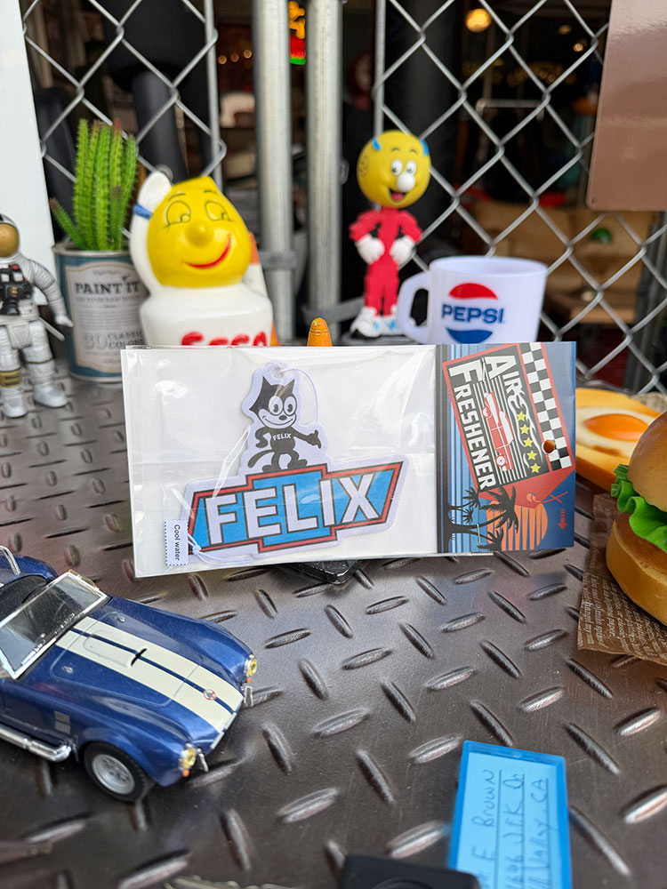 フィリックスシボレー　エアーフレッシュナー　（クールウォーターの香り） ■ アメリカン雑貨 アメリカ雑貨 |  | 02