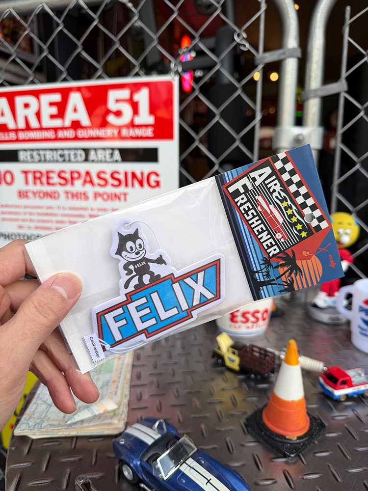 フィリックスシボレー　エアーフレッシュナー　（クールウォーターの香り） ■ アメリカン雑貨 アメリカ雑貨 |  | 03