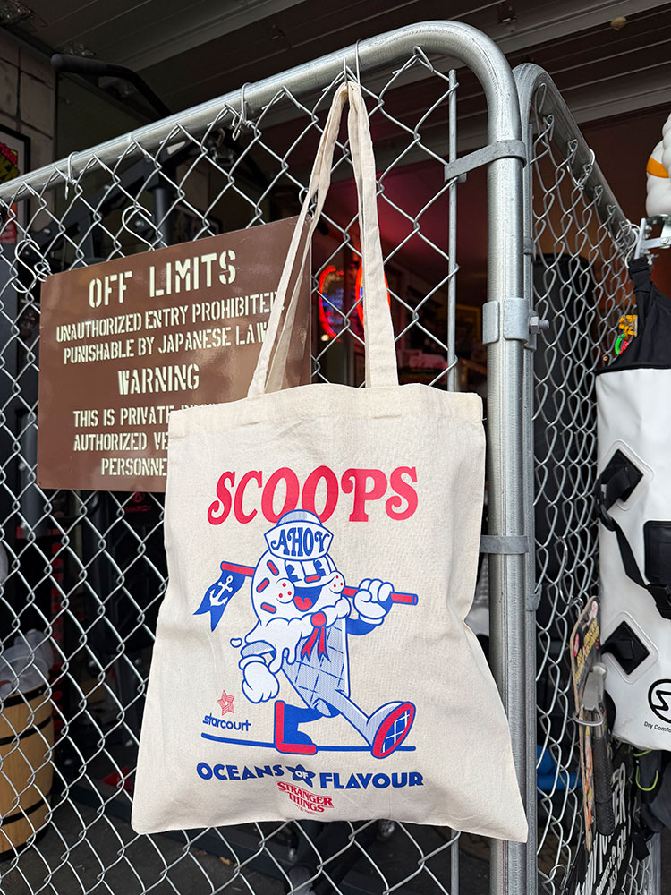 Netflixドラマ　ストレンジャーシングス　スクープス・アホイ　オフィシャル　トートバッグ　公式グッズ ■ アメリカン雑貨 アメリカ雑貨 | 