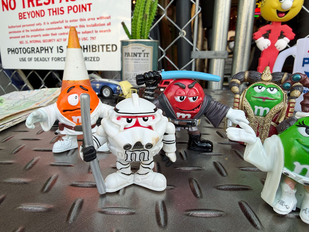 M&M’s × スターウォーズ　PVC　コレクターズフィギュア　（8体セット） ■ アメリカン雑貨 アメリカ雑貨 |  | 01