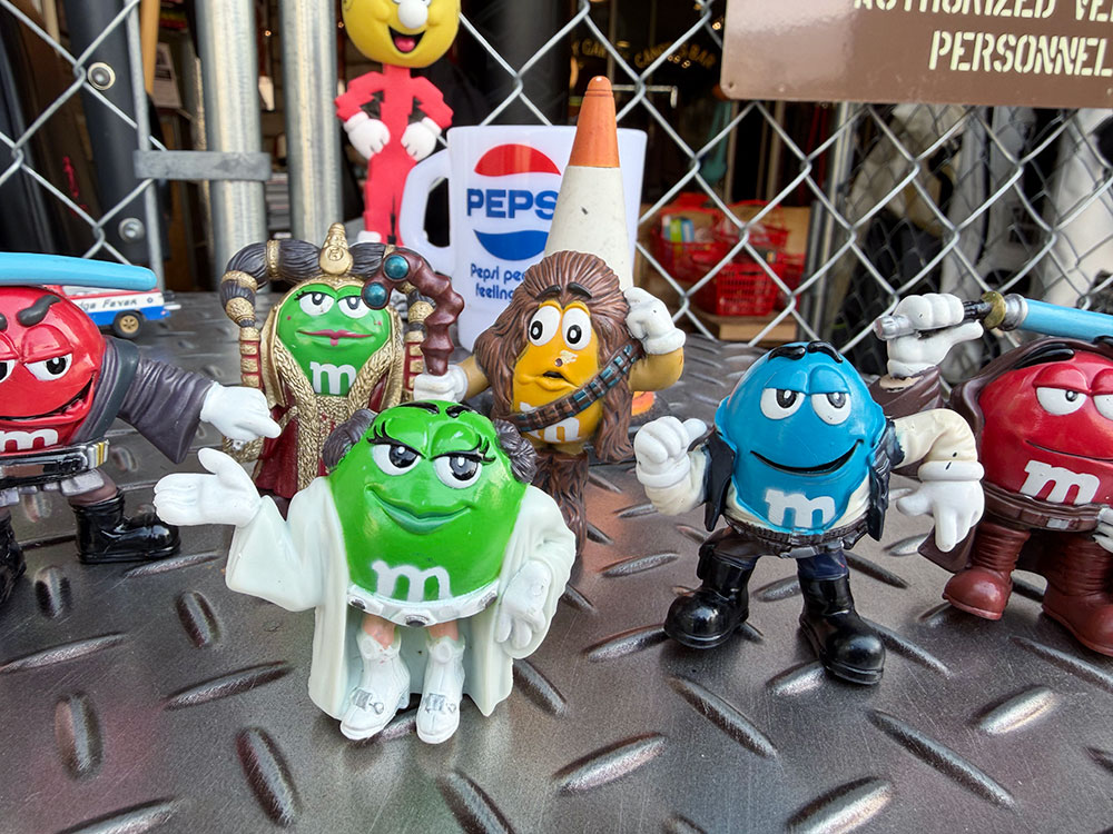 M&M’s × スターウォーズ　PVC　コレクターズフィギュア　（8体セット） ■ アメリカン雑貨 アメリカ雑貨 |  | 02