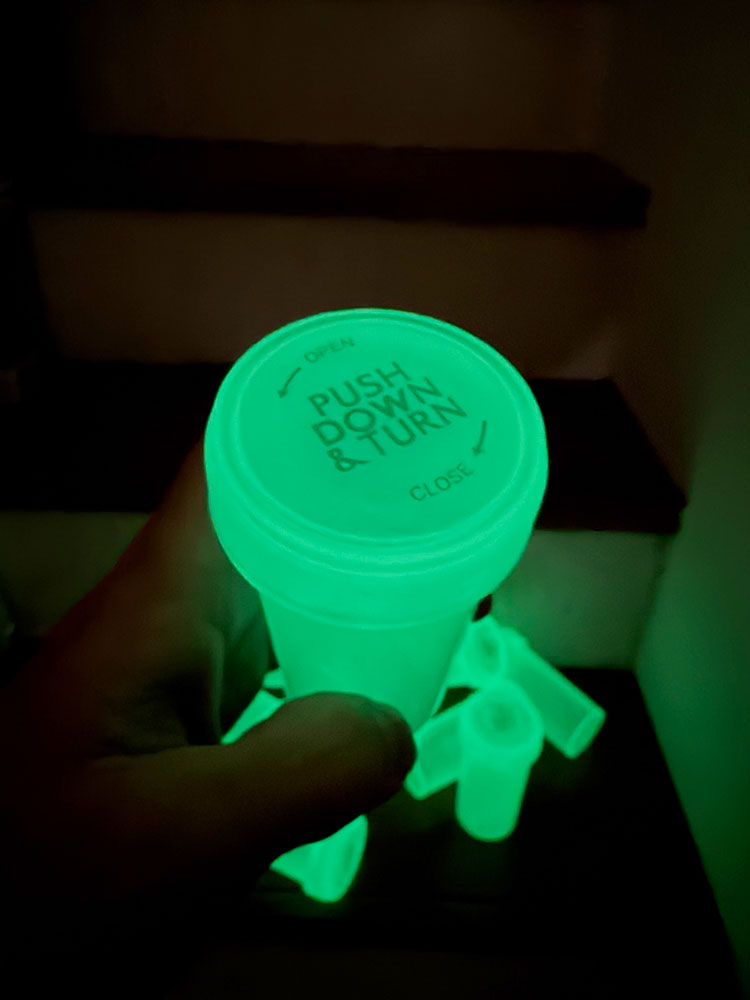 暗闇で光る！　蓄光仕様　アメリカのピルケース　グローインザダーク　（Lサイズ）　単品 ■ アメリカン雑貨 アメリカ雑貨 |  | 04