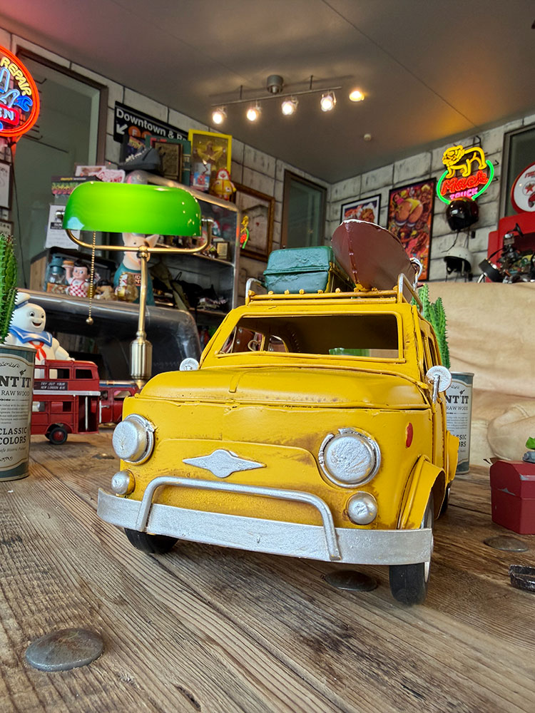 フィアット500　チンクエチェント　キャンパー仕様　ブリキオブジェ　（イエロー） ■ アメリカン雑貨 アメリカ雑貨 |  | 03